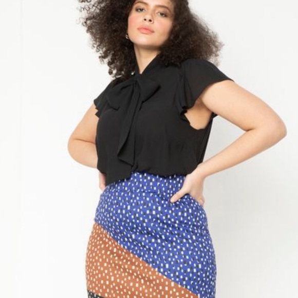 Eloquii Flutter sleeve, neck tie blouse - Picture 3 of 3